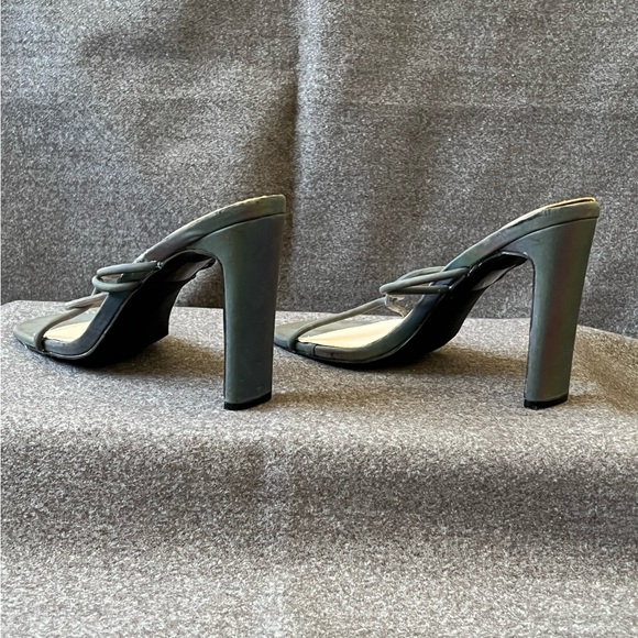⭐️ Offer B2G2! BUY 2 GET 2 FREE! 
Pretty Little Thing Black Iridescent Heels - Picture 8 of 12